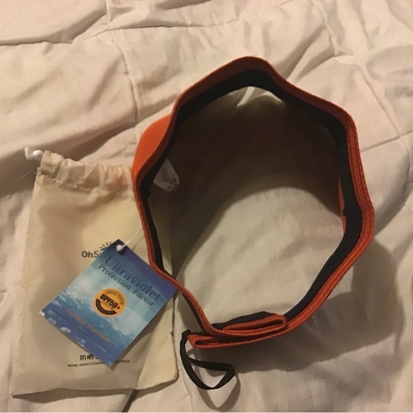 Oh Sunny red visor sun hat with carrying bag NWT - Picture 3 of 7